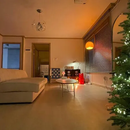 Aufn Orange Bulb Villa
